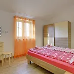 House Mareti 度假居 Ližnjan