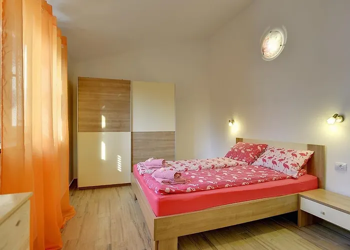 House Mareti Semesterbostad *